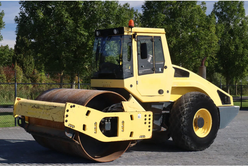 Bomag BW213 D-4 | LOW HOURS! | EVIB | GOOD CONDITION - Каток: фото 2 Bomag BW213 D-4 | LOW HOURS! | EVIB | GOOD CONDITION - Каток: фото 2