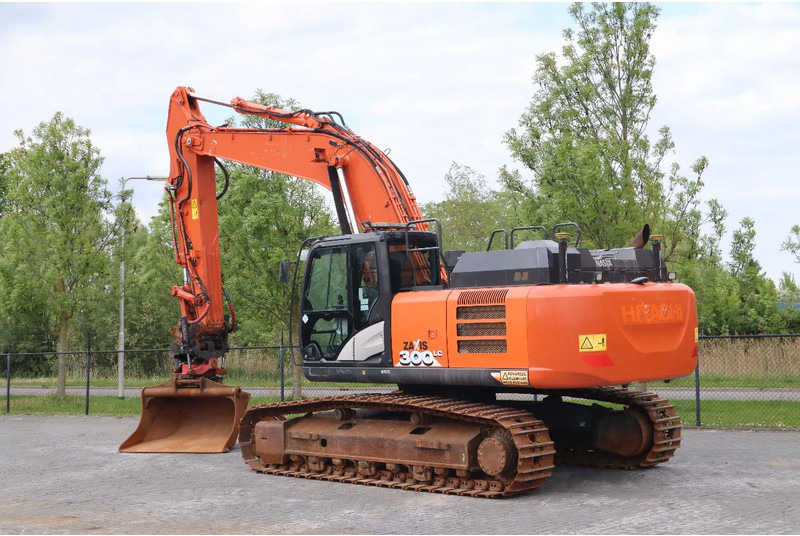 Hitachi ZX300 LC-6 | ROTOTILT | BUCKET | GPS - Гусеничный экскаватор: фото 3 Hitachi ZX300 LC-6 | ROTOTILT | BUCKET | GPS - Гусеничный экскаватор: фото 3