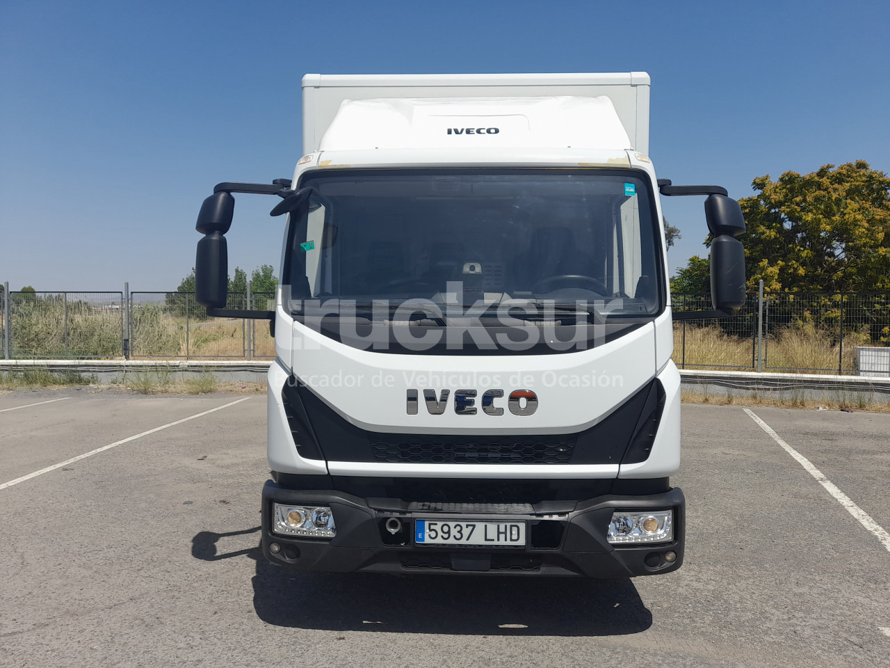 IVECO EUROCARGO 210.75 P/E - Грузовик с закрытым кузовом: фото 2 IVECO EUROCARGO 210.75 P/E - Грузовик с закрытым кузовом: фото 2