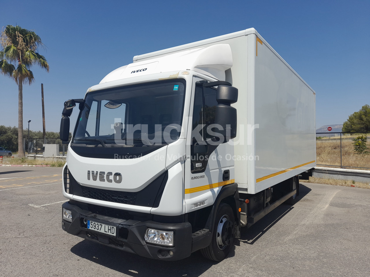 IVECO EUROCARGO 210.75 P/E - Грузовик с закрытым кузовом: фото 1 IVECO EUROCARGO 210.75 P/E - Грузовик с закрытым кузовом: фото 1