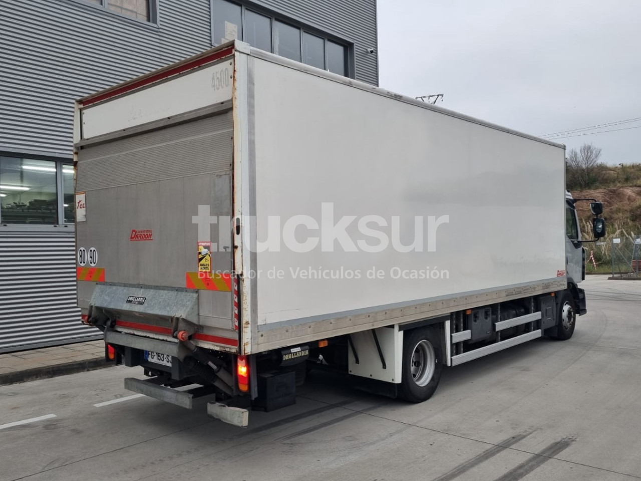 RENAULT D14.240 - Грузовик с закрытым кузовом: фото 4 RENAULT D14.240 - Грузовик с закрытым кузовом: фото 4