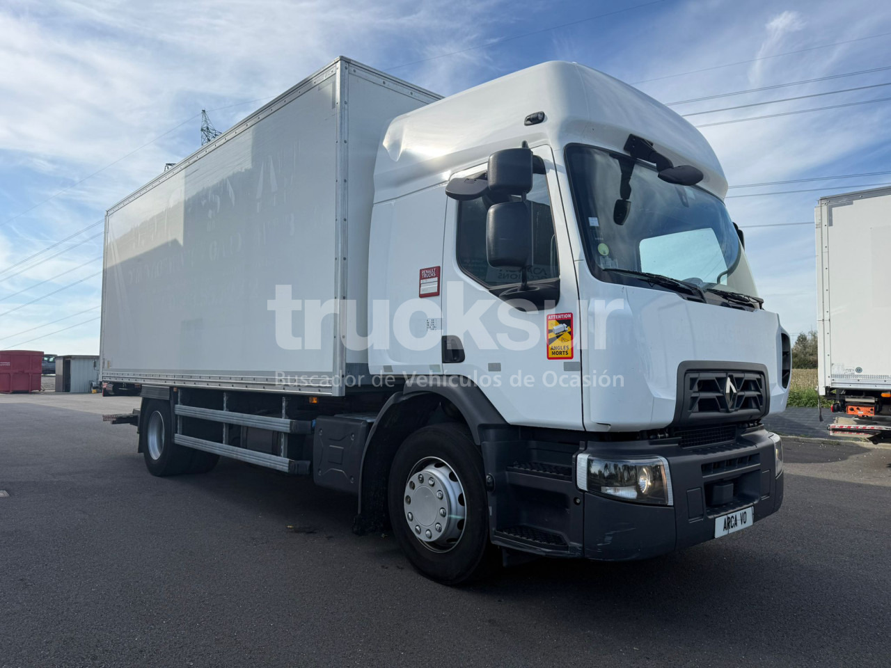 RENAULT D320.18 - Грузовик с закрытым кузовом: фото 2 RENAULT D320.18 - Грузовик с закрытым кузовом: фото 2