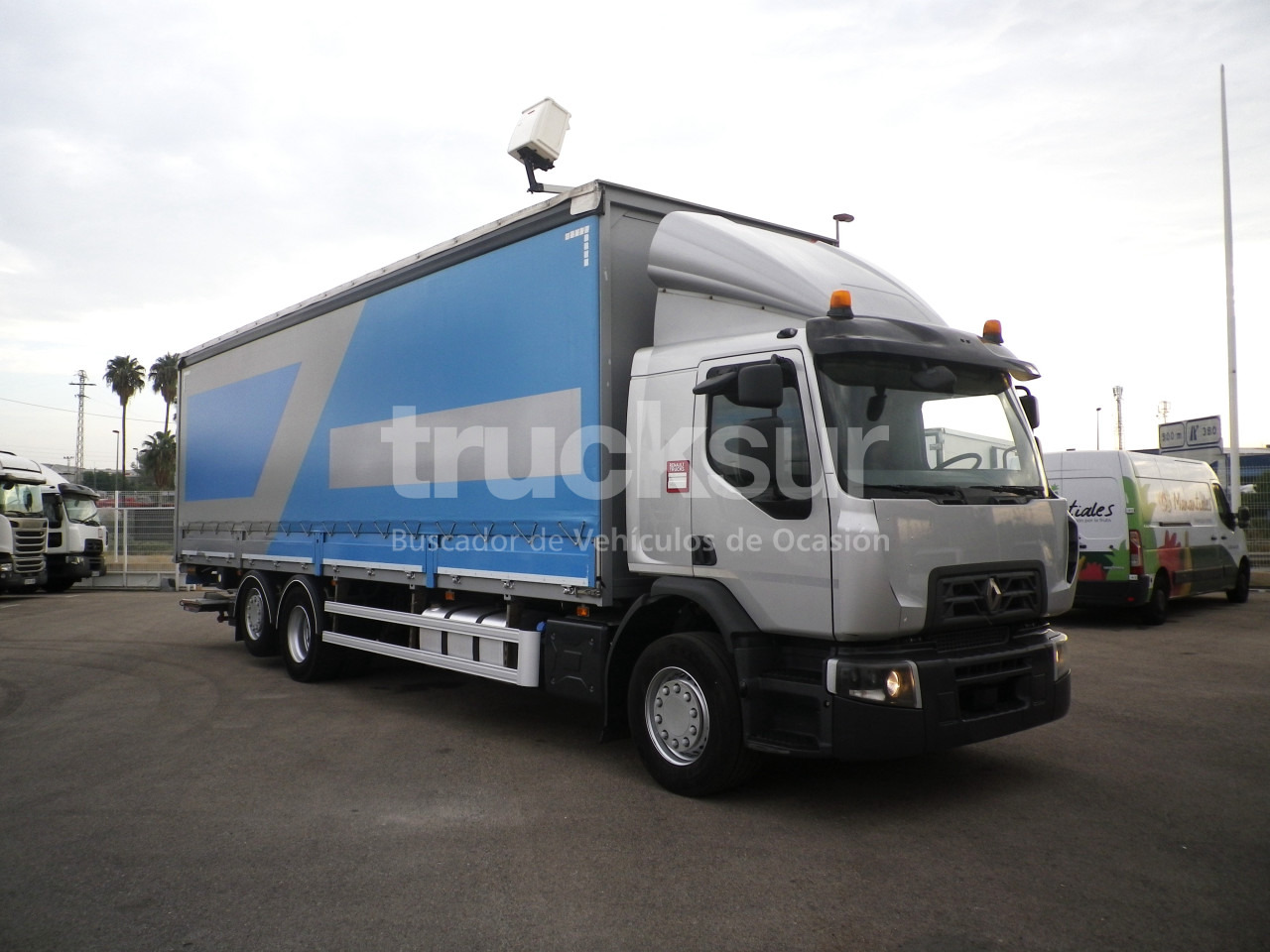 RENAULT D320.26 ejes 6x2*4 - Тентованный грузовик: фото 2 RENAULT D320.26 ejes 6x2*4 - Тентованный грузовик: фото 2