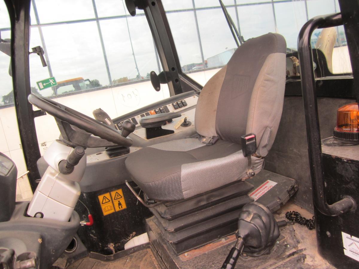 Колёсный погрузчик Jcb 406: фото 12 Колёсный погрузчик Jcb 406: фото 12