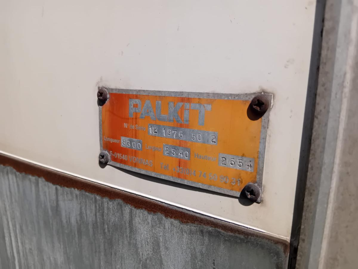 Mercedes Axor 1829 - Грузовик с закрытым кузовом: фото 4 Mercedes Axor 1829 - Грузовик с закрытым кузовом: фото 4