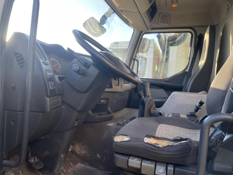 Renault Premium - Тентованный грузовик: фото 5 Renault Premium - Тентованный грузовик: фото 5