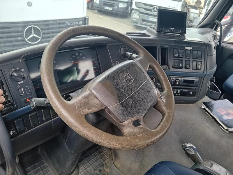 Volvo FM 400 - Крюковой мультилифт: фото 5 Volvo FM 400 - Крюковой мультилифт: фото 5