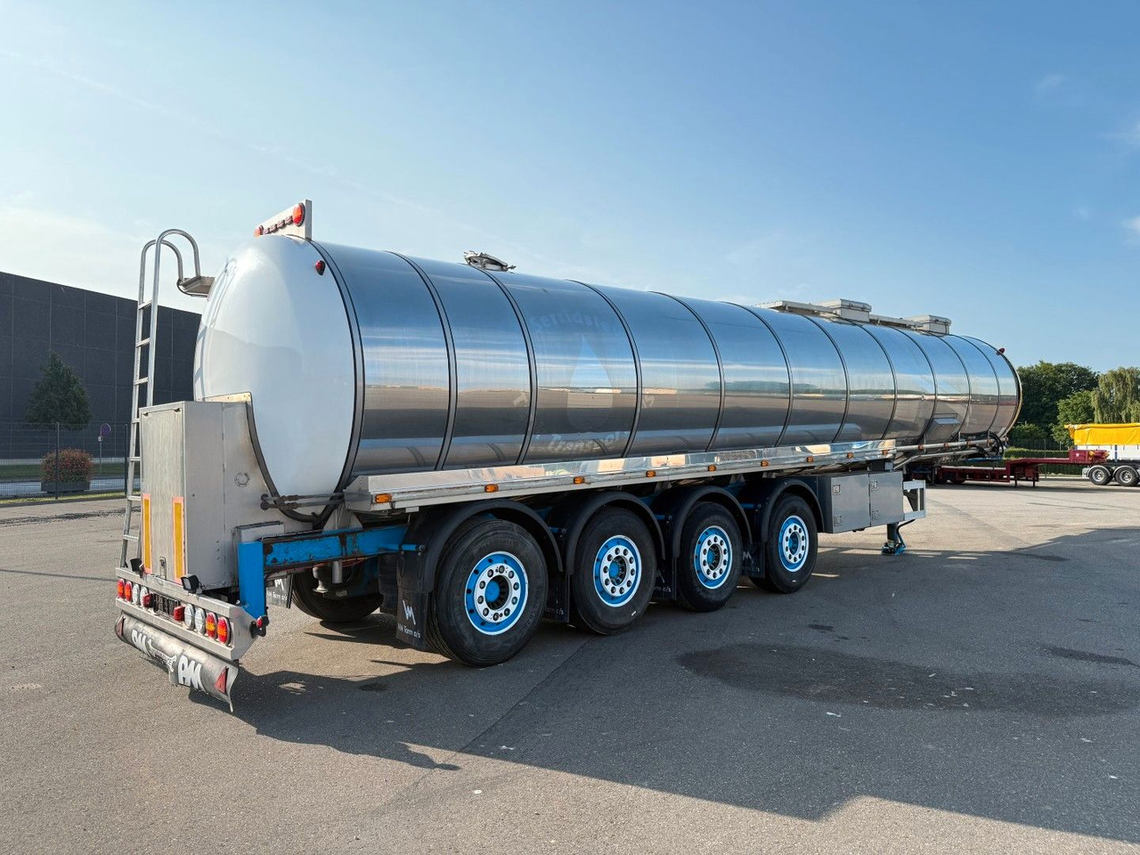 Burg VM Tarm 4 axle 33.000 L Vogelsang - Полуприцеп-цистерна: фото 3 Burg VM Tarm 4 axle 33.000 L Vogelsang - Полуприцеп-цистерна: фото 3
