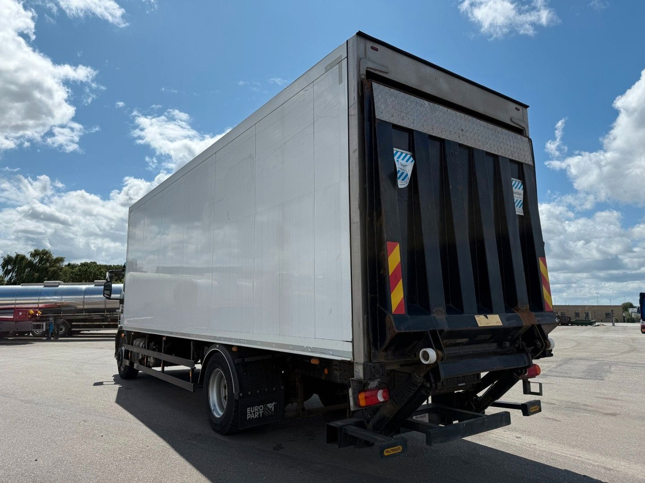 Iveco 180E32 Schmitz / Thermo King T-1200R Spectrum Iveco 180E32 Schmitz / Thermo King T-1200R Spectrum - Рефрижератор: фото 4 Iveco 180E32 Schmitz / Thermo King T-1200R Spectrum Iveco 180E32 Schmitz / Thermo King T-1200R Spectrum - Рефрижератор: фото 4