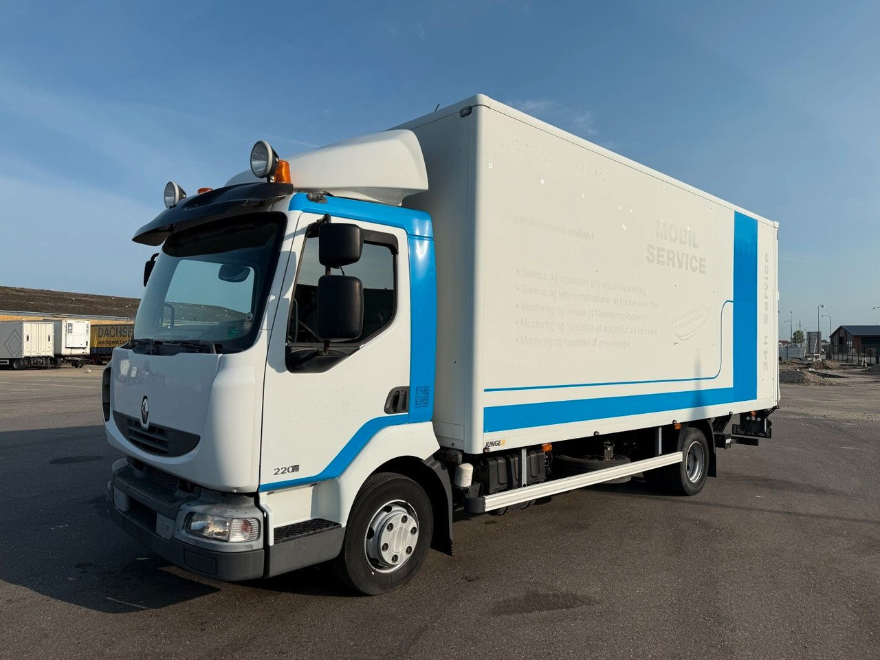Renault Midlum 220 DXI 4x2 6.0 Box / Koffer - Грузовик с закрытым кузовом: фото 1 Renault Midlum 220 DXI 4x2 6.0 Box / Koffer - Грузовик с закрытым кузовом: фото 1