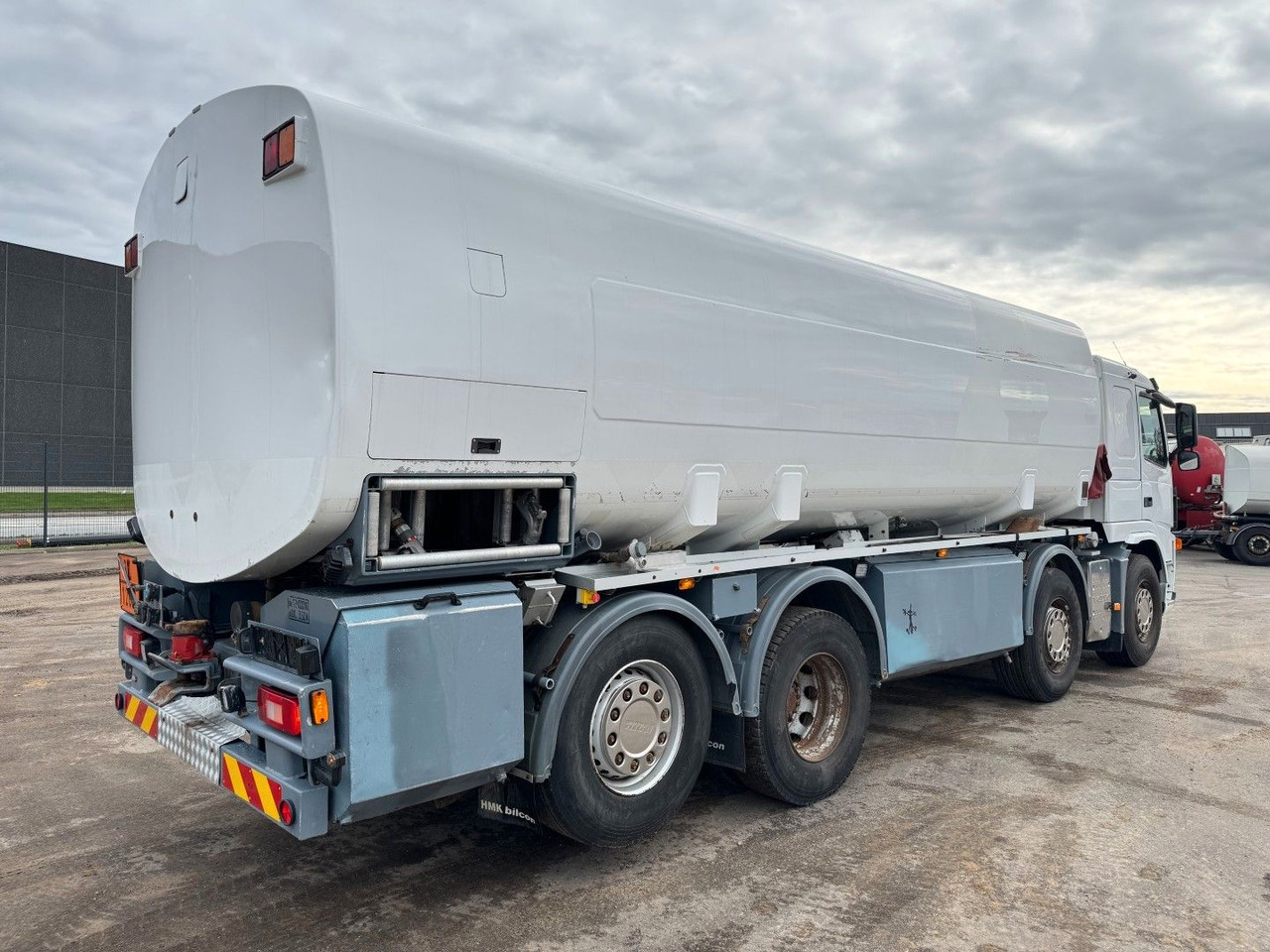Volvo FM 440 8x2*6 24.000 l. ADR Tanktruck - Грузовик-цистерна: фото 3 Volvo FM 440 8x2*6 24.000 l. ADR Tanktruck - Грузовик-цистерна: фото 3