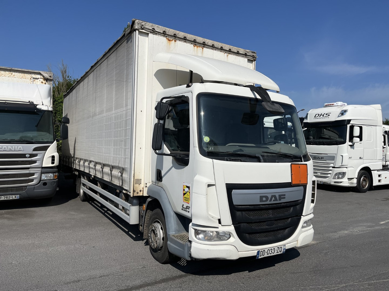 DAF LF 220 - Тентованный грузовик: фото 1 DAF LF 220 - Тентованный грузовик: фото 1