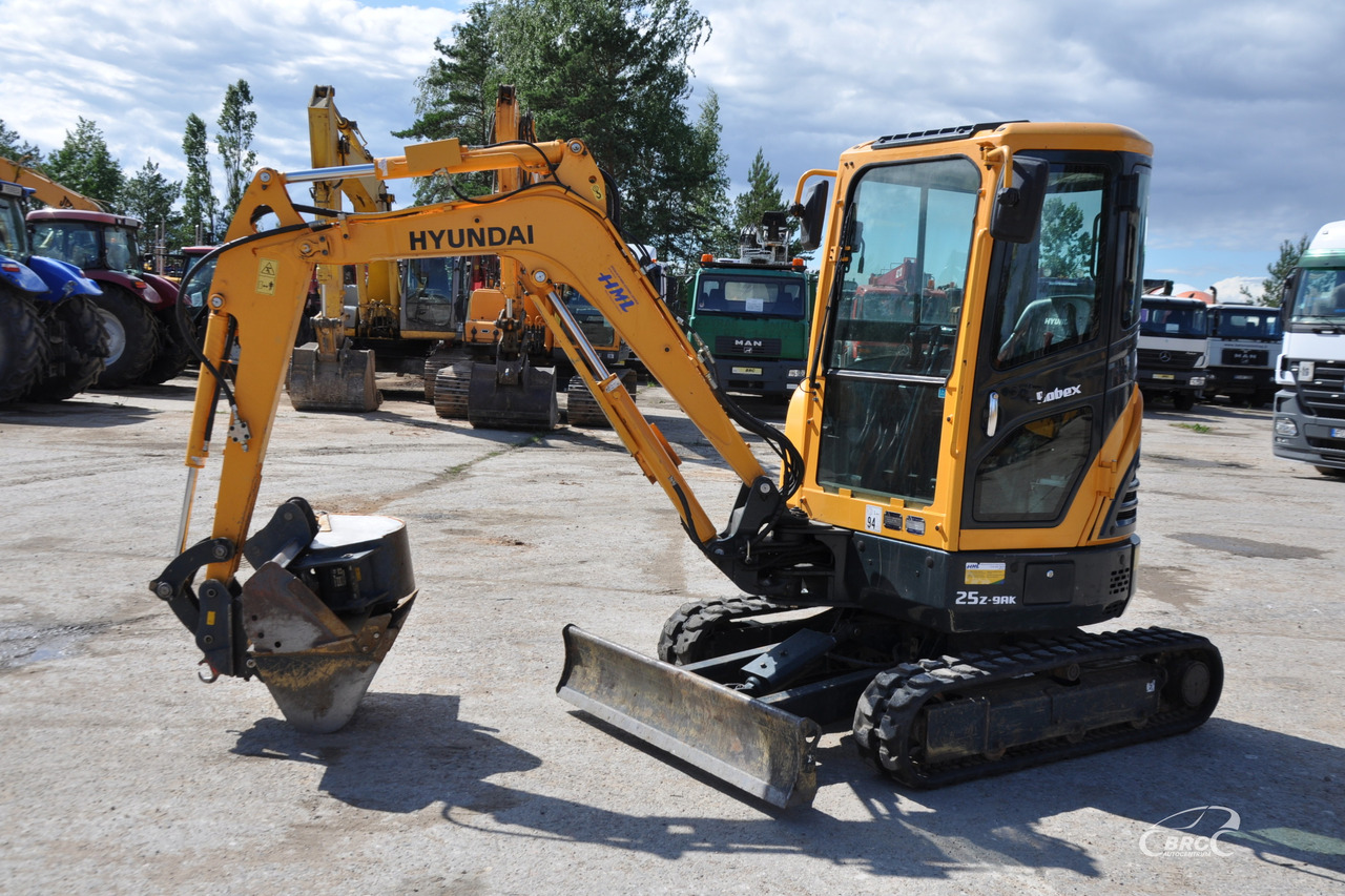 Hyundai R25Z-9AK - Мини-экскаватор: фото 1 Hyundai R25Z-9AK - Мини-экскаватор: фото 1