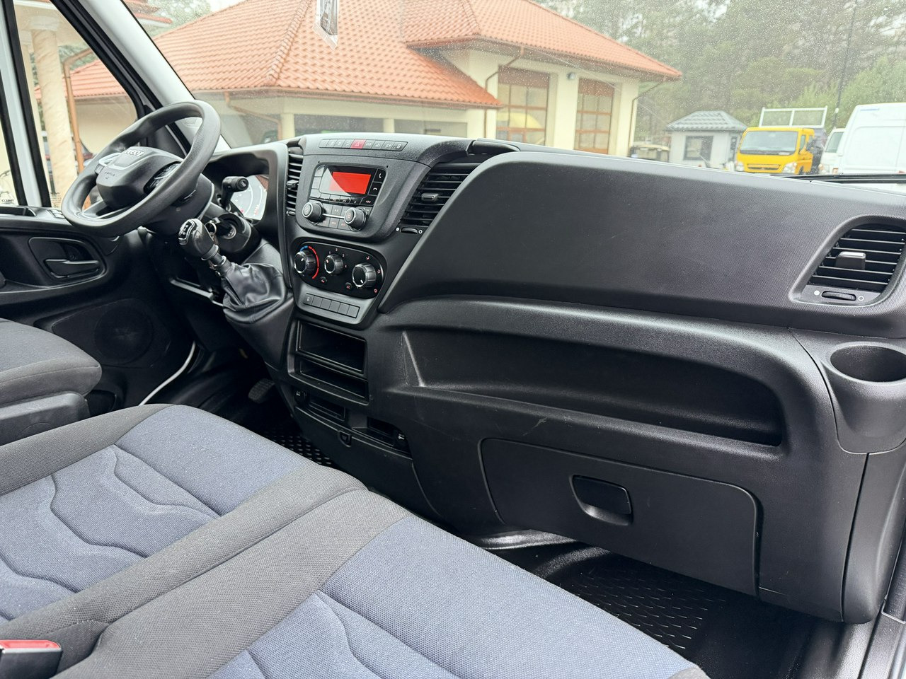 Малотоннажный самосвал Iveco Daily 35C16 V: фото 23