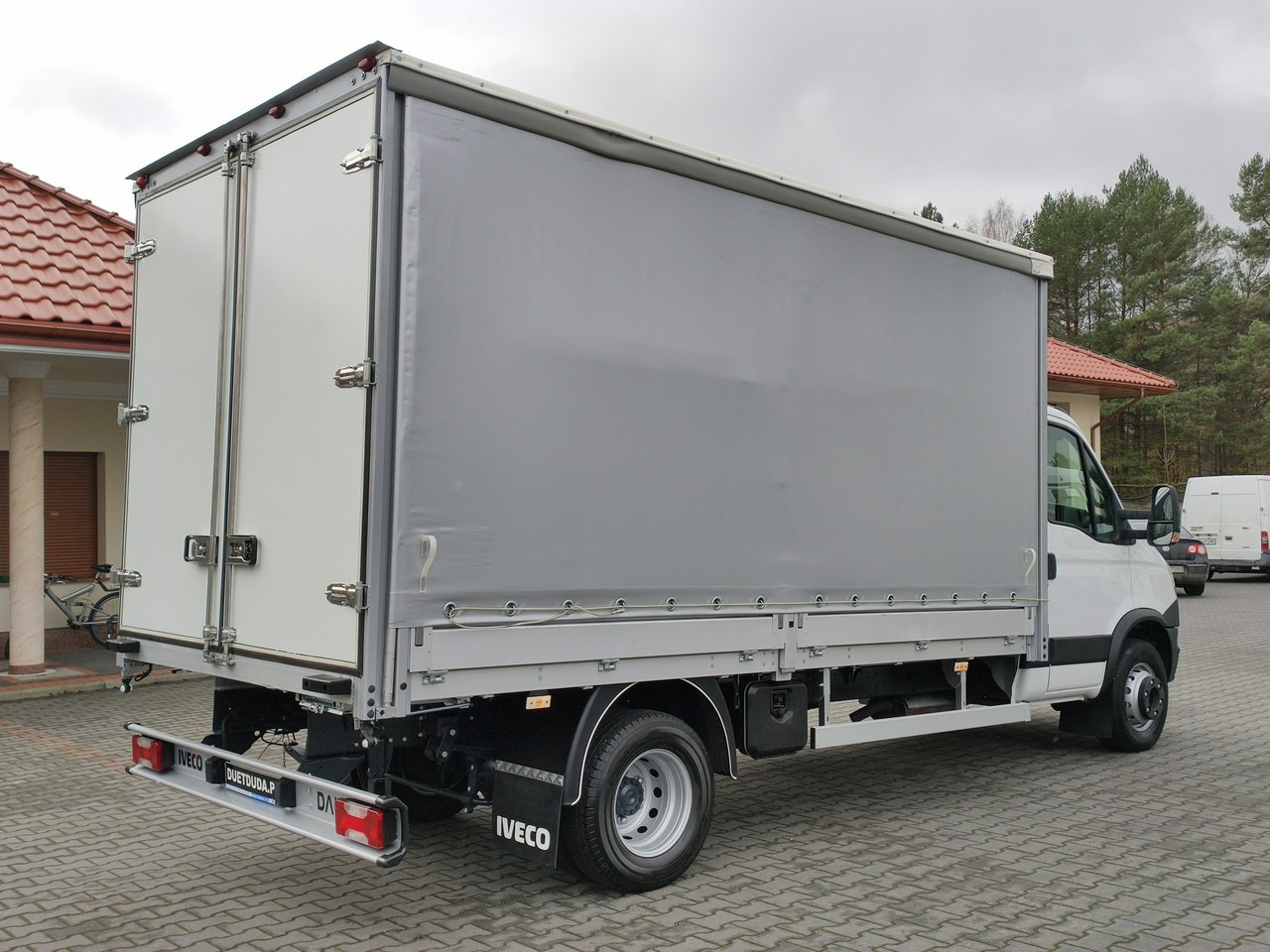 Тентованный фургон Iveco Daily 70C18 V H: фото 12
