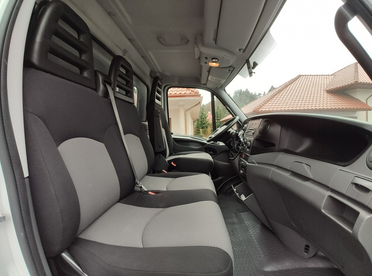 Тентованный фургон Iveco Daily 70C18 V H: фото 29