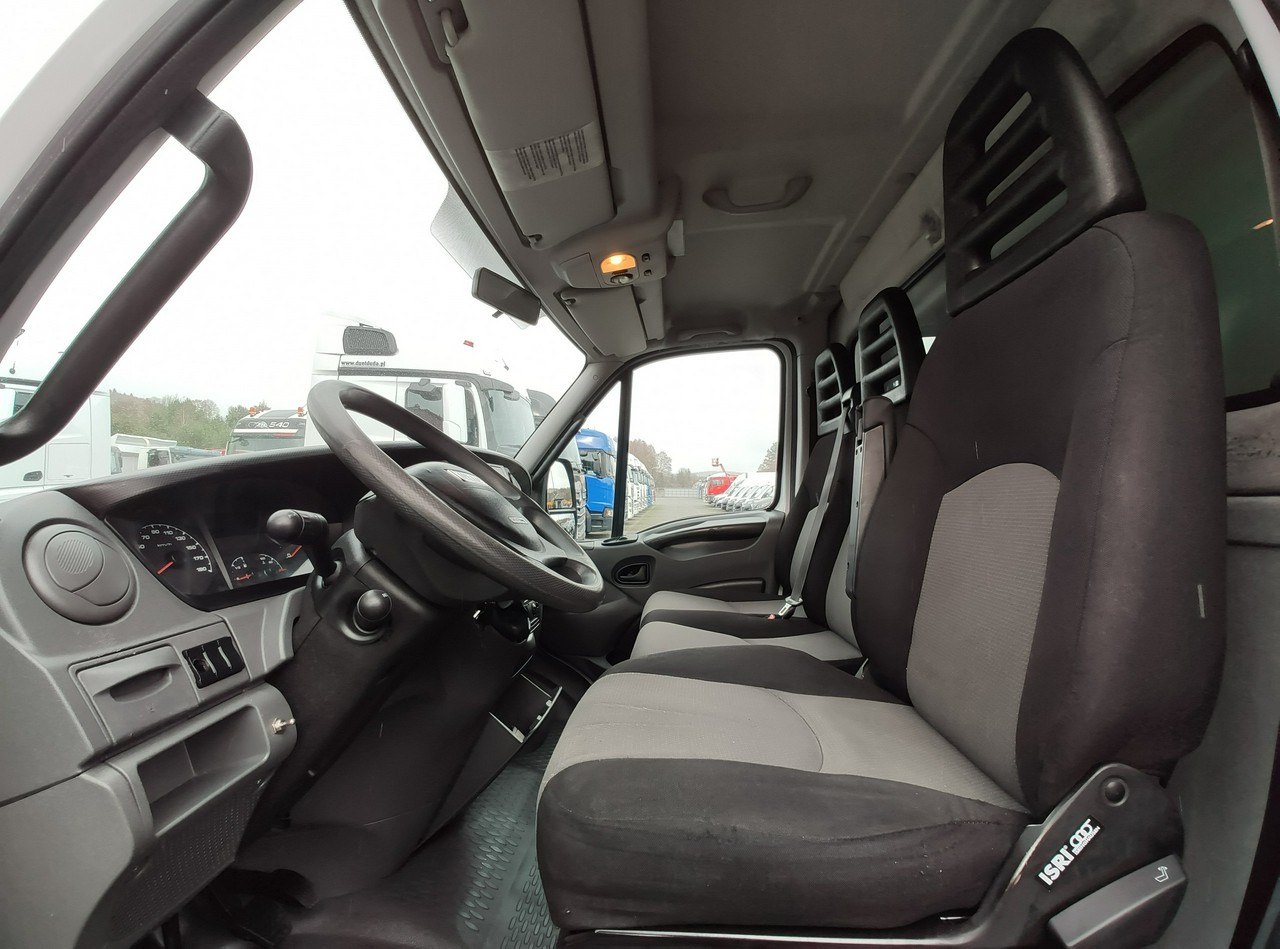 Тентованный фургон Iveco Daily 70C18 V H: фото 23
