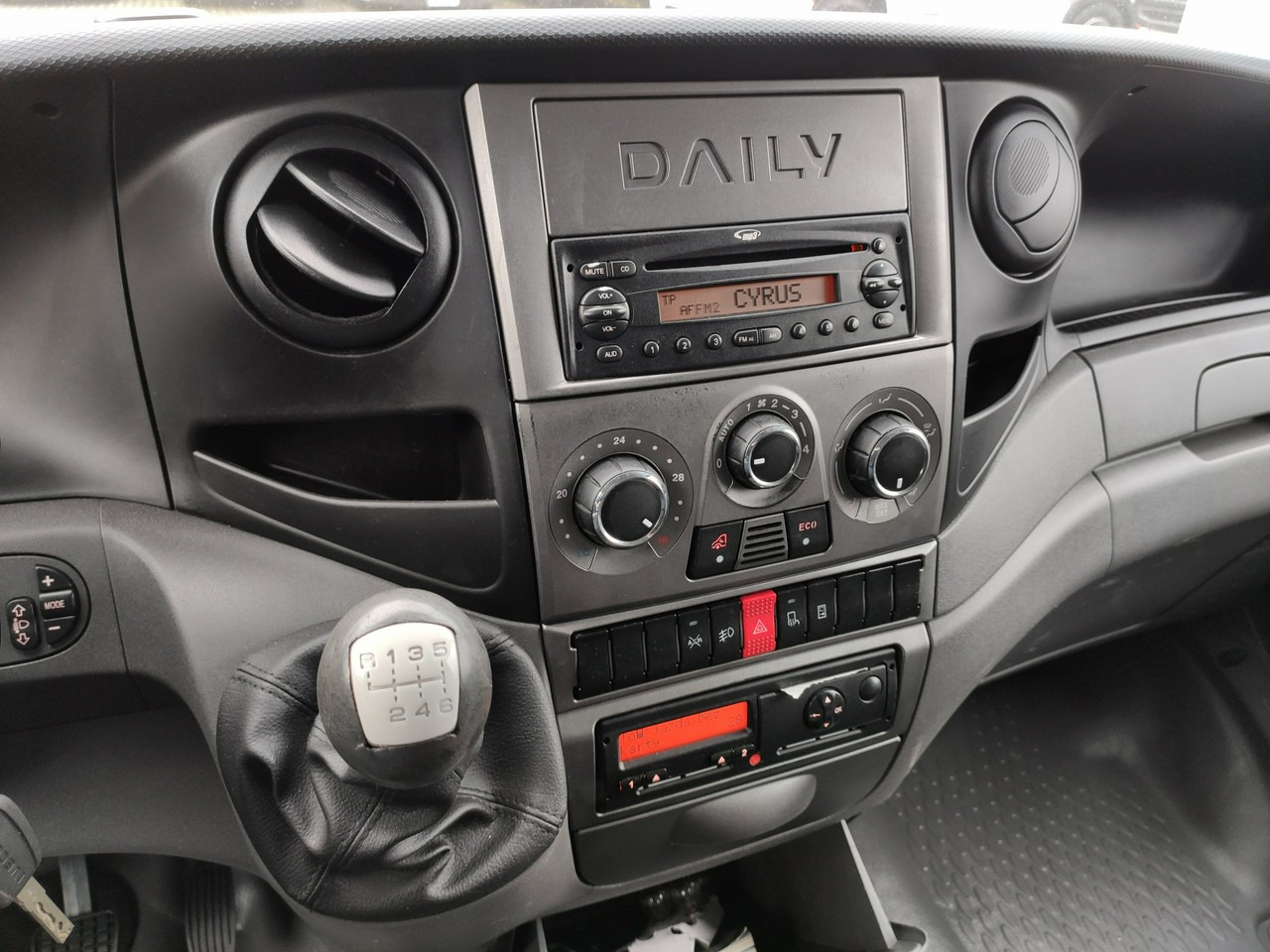 Тентованный фургон Iveco Daily 70C18 V H: фото 27