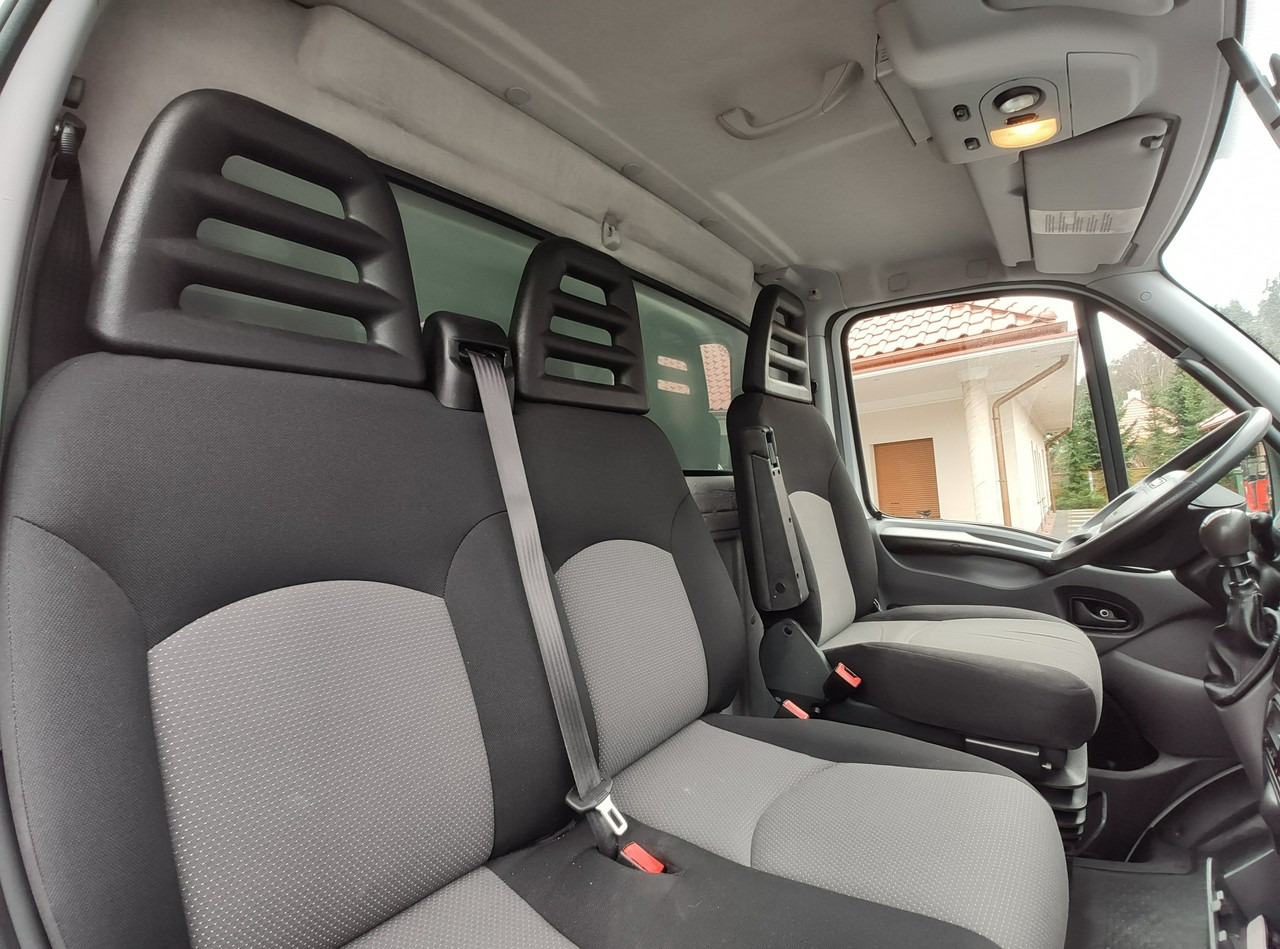 Тентованный фургон Iveco Daily 70C18 V H: фото 31