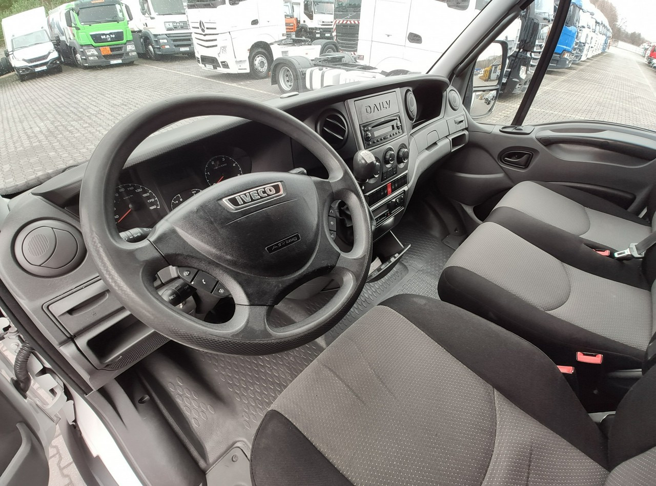 Тентованный фургон Iveco Daily 70C18 V H: фото 25
