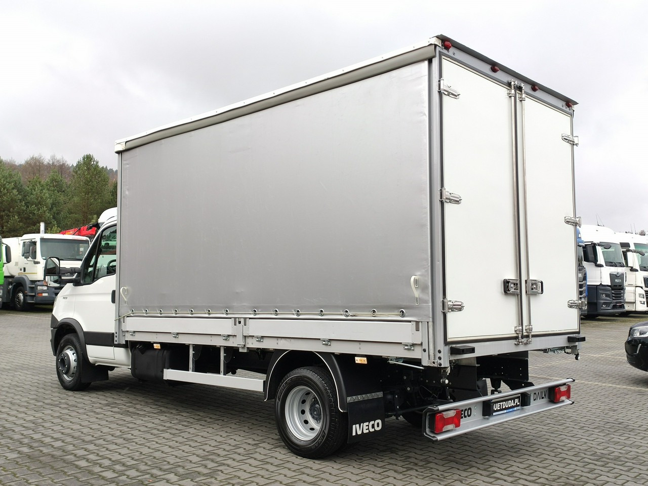 Тентованный фургон Iveco Daily 70C18 V H: фото 15