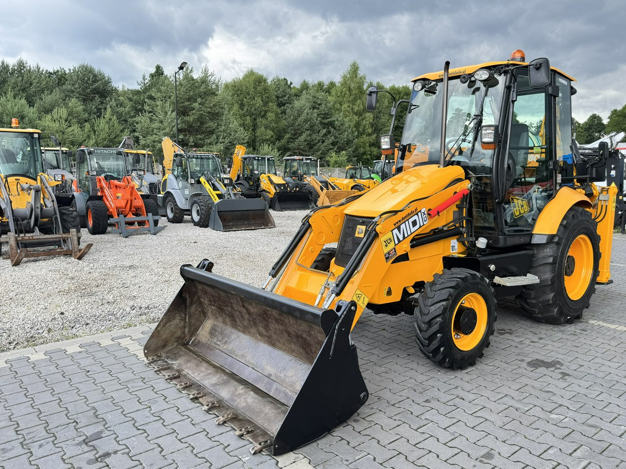 JCB MIDI CX Szybkozłącze Nowe Opony bez luzów i wycieków Super Stan - Экскаватор-погрузчик: фото 1 JCB MIDI CX Szybkozłącze Nowe Opony bez luzów i wycieków Super Stan - Экскаватор-погрузчик: фото 1