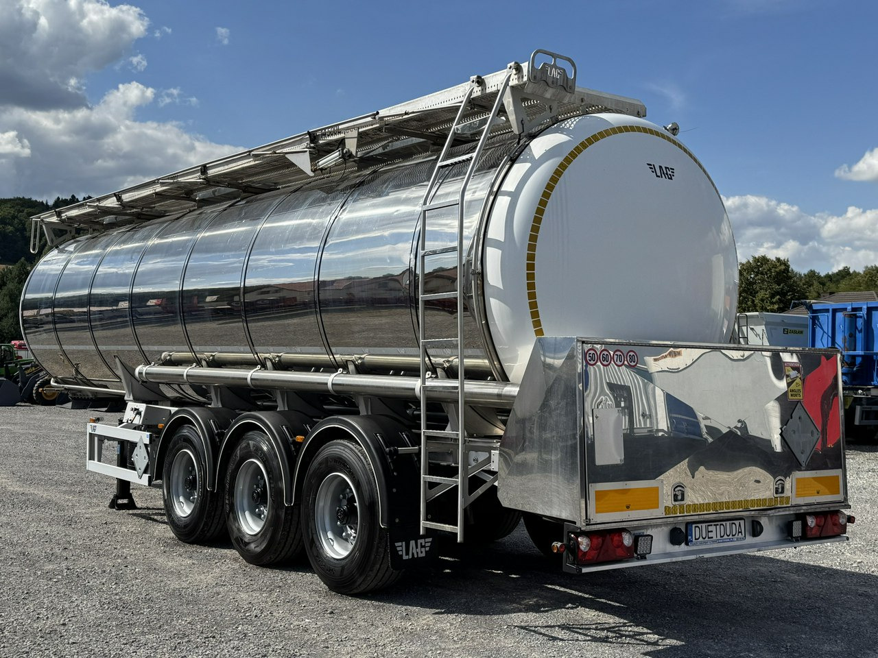 Полуприцеп-цистерна Lag Spożywcza Magyar Izolowana Webasto Pompa Elektryczna do Zrzutu: фото 24 Полуприцеп-цистерна Lag Spożywcza Magyar Izolowana Webasto Pompa Elektryczna do Zrzutu: фото 24