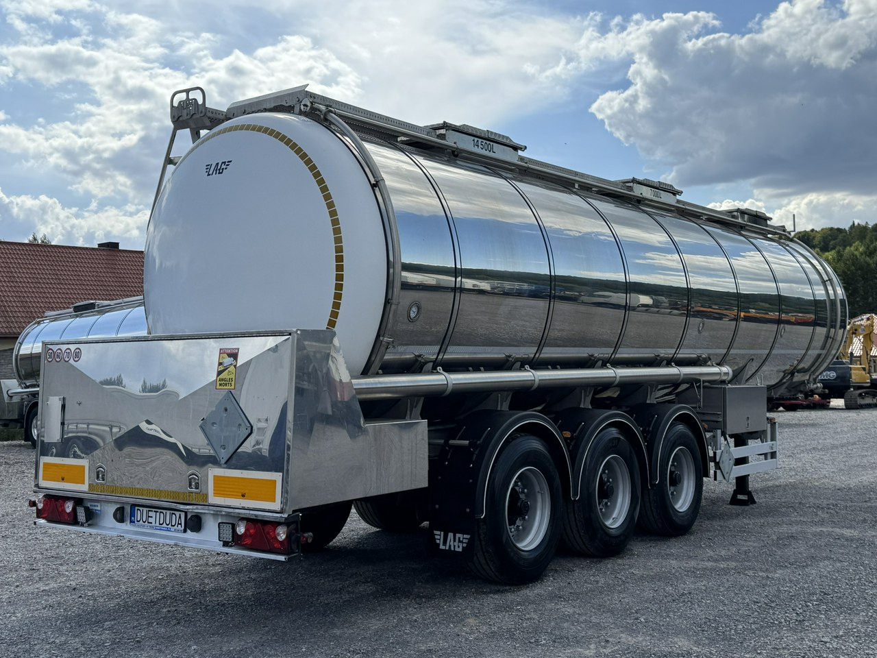 Полуприцеп-цистерна Lag Spożywcza Magyar Izolowana Webasto Pompa Elektryczna do Zrzutu: фото 25 Полуприцеп-цистерна Lag Spożywcza Magyar Izolowana Webasto Pompa Elektryczna do Zrzutu: фото 25