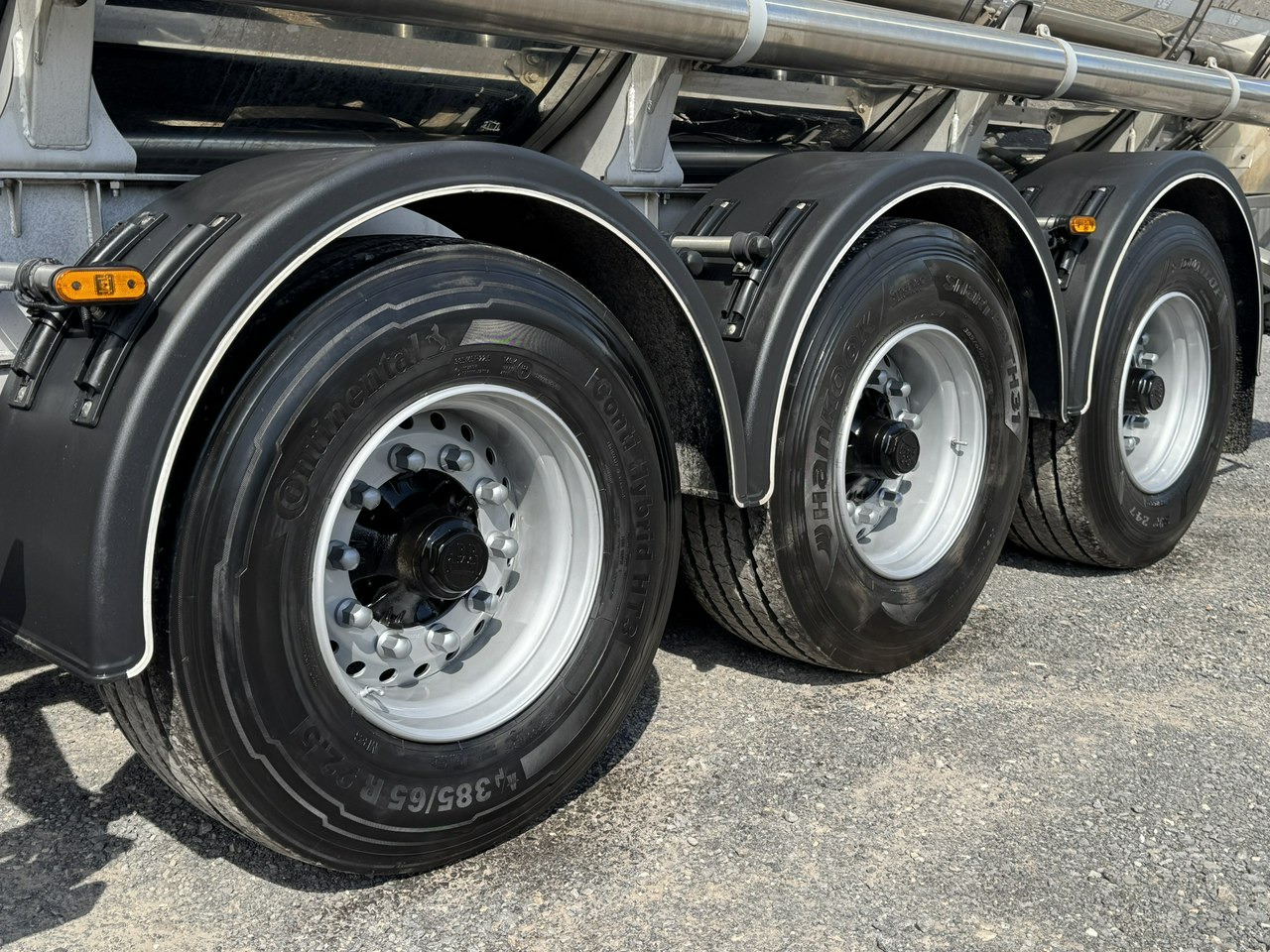 Полуприцеп-цистерна Lag Spożywcza Magyar Izolowana Webasto Pompa Elektryczna do Zrzutu: фото 6 Полуприцеп-цистерна Lag Spożywcza Magyar Izolowana Webasto Pompa Elektryczna do Zrzutu: фото 6