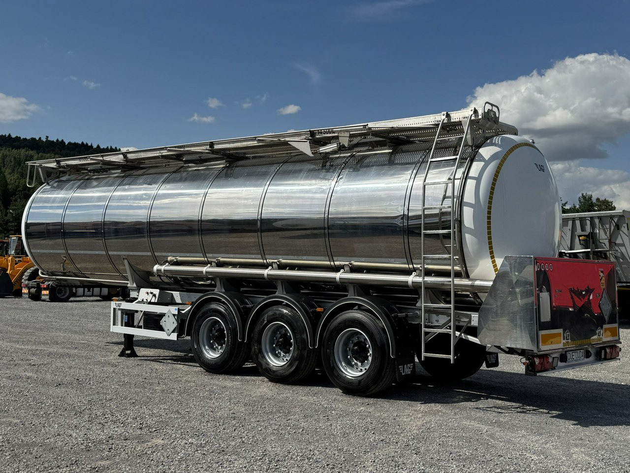 Полуприцеп-цистерна Lag Spożywcza Magyar Izolowana Webasto Pompa Elektryczna do Zrzutu: фото 18 Полуприцеп-цистерна Lag Spożywcza Magyar Izolowana Webasto Pompa Elektryczna do Zrzutu: фото 18