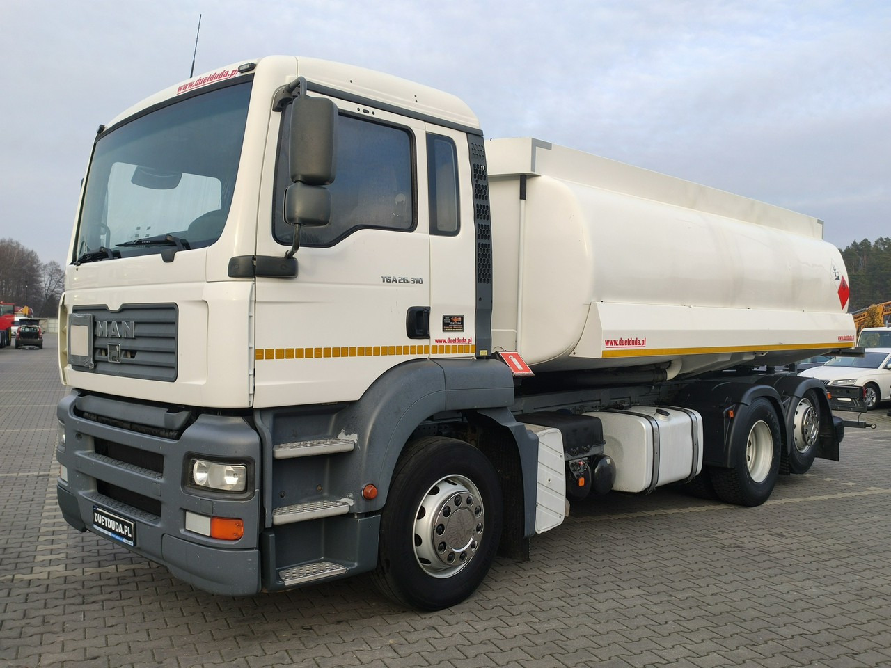 MAN TGA 26.310 Autocysterna z Dystrybucją - Грузовик-цистерна: фото 1 MAN TGA 26.310 Autocysterna z Dystrybucją - Грузовик-цистерна: фото 1