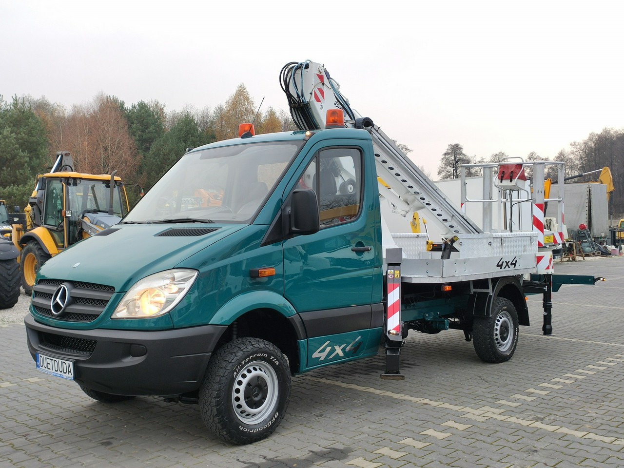 Mercedes Sprinter - Грузовик с подъемником: фото 5 Mercedes Sprinter - Грузовик с подъемником: фото 5