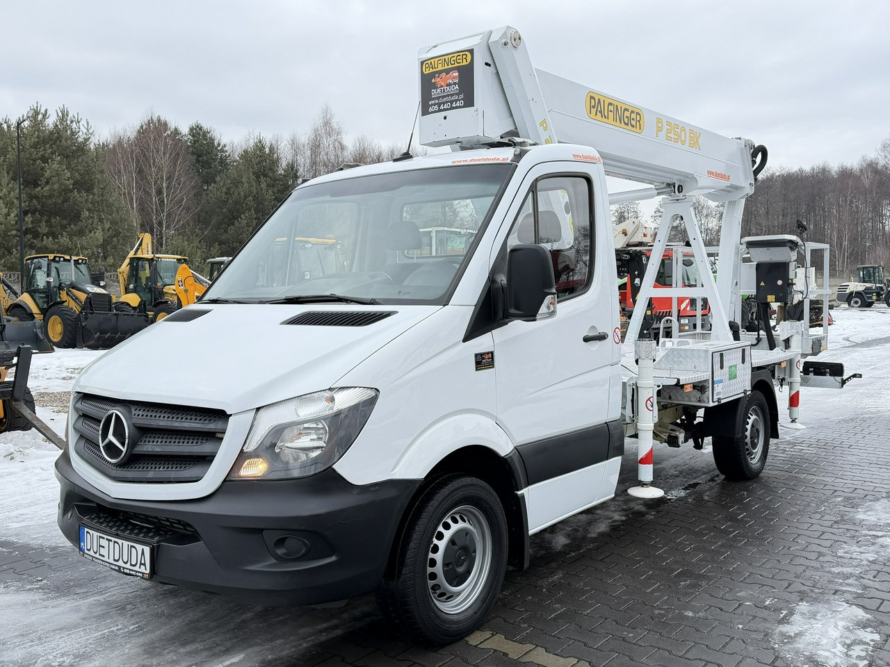 Mercedes Sprinter - Грузовик с подъемником: фото 4 Mercedes Sprinter - Грузовик с подъемником: фото 4