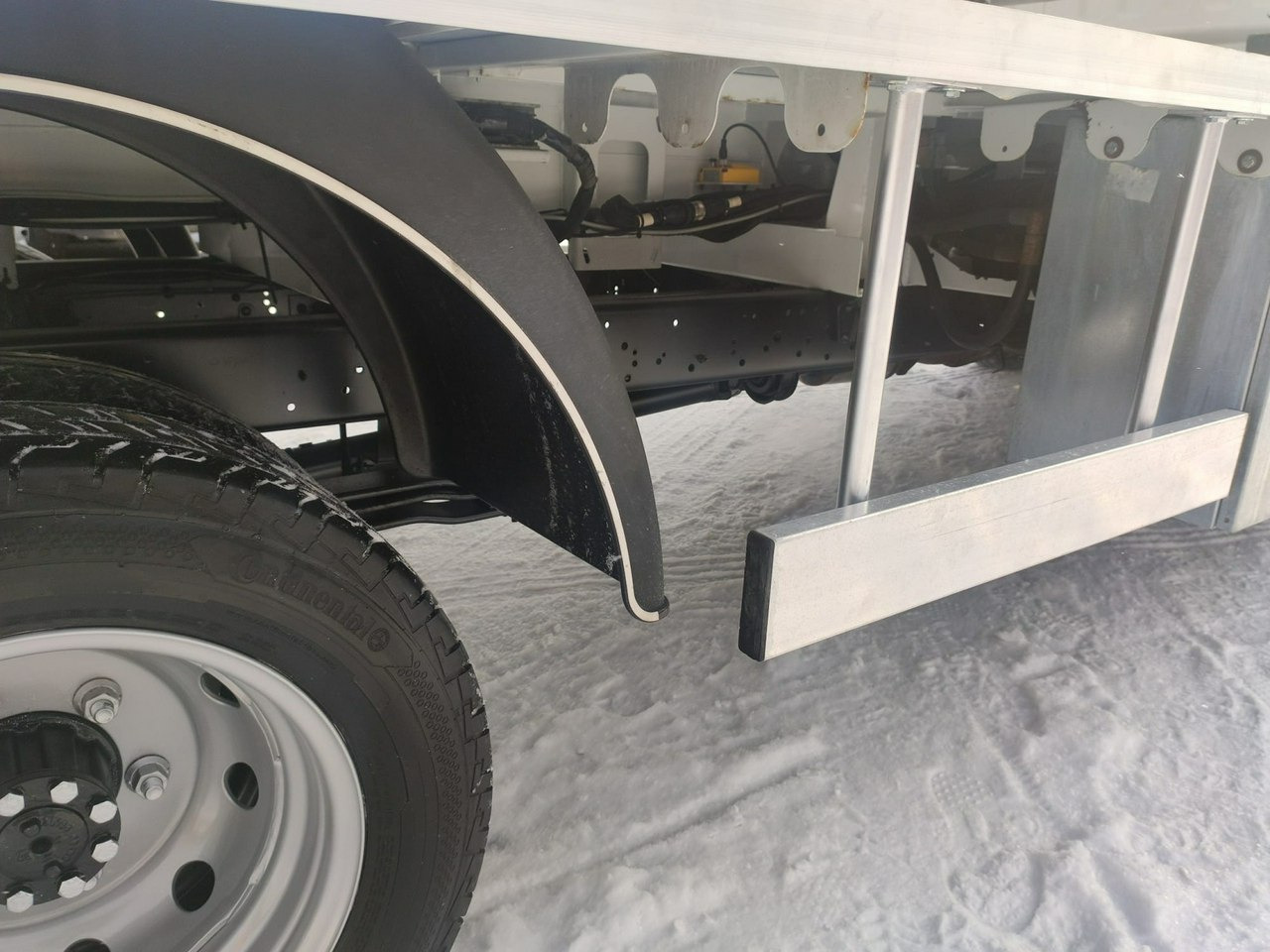 Renault Maxity - Грузовик с подъемником: фото 5 Renault Maxity - Грузовик с подъемником: фото 5