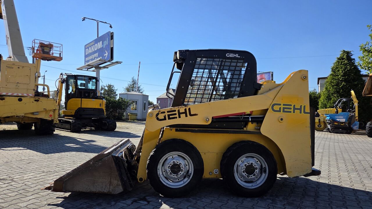 GEHL R105 - Мини-погрузчик с бортовым поворотом: фото 1 GEHL R105 - Мини-погрузчик с бортовым поворотом: фото 1