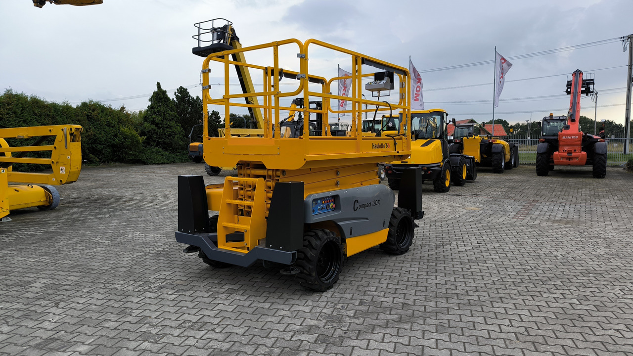 HAULOTTE Compact 12 DX - Ножничный подъемник: фото 3 HAULOTTE Compact 12 DX - Ножничный подъемник: фото 3