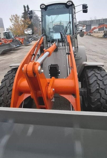 Atlas AR 480 - Мини-погрузчик с бортовым поворотом: фото 3 Atlas AR 480 - Мини-погрузчик с бортовым поворотом: фото 3