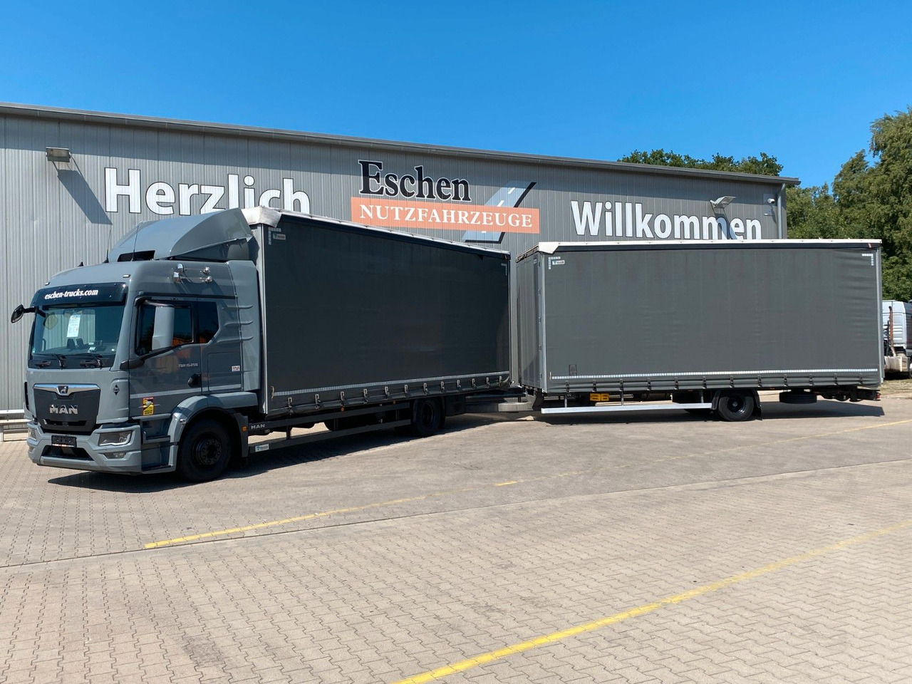 MAN TGM 15.250 + Redos Anhänger GESAMTZUG|Durchlader - Тентованный грузовик: фото 1 MAN TGM 15.250 + Redos Anhänger GESAMTZUG|Durchlader - Тентованный грузовик: фото 1