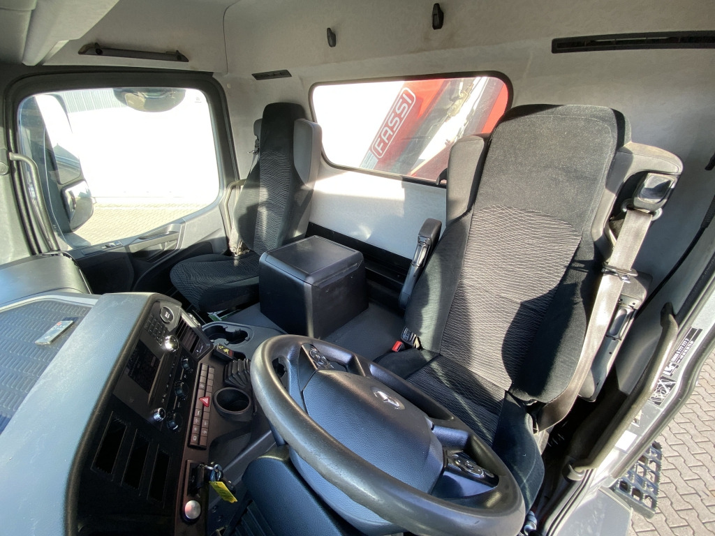 Mercedes-Benz 1832 4x2 / Fassi Kran - Самосвал, Автоманипулятор: фото 5 Mercedes-Benz 1832 4x2 / Fassi Kran - Самосвал, Автоманипулятор: фото 5