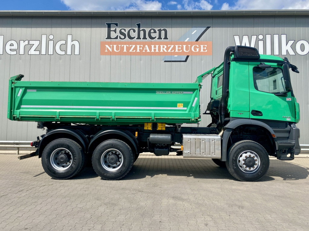 Самосвал Mercedes-Benz 3345 / 6x6: фото 7