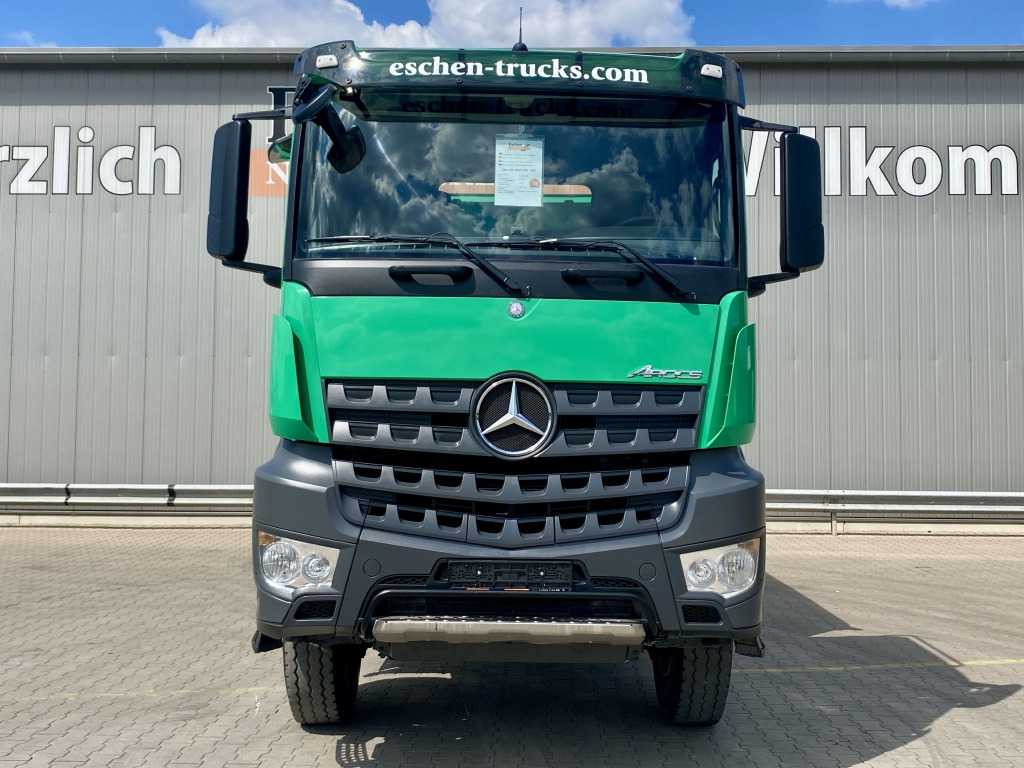 Самосвал Mercedes-Benz 3345 / 6x6: фото 9
