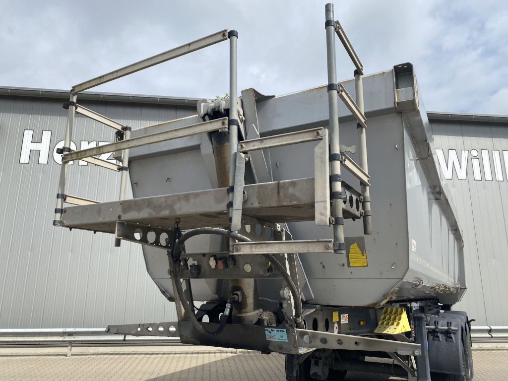 Самосвальный полуприцеп Schmitz SGF S3: фото 8 Самосвальный полуприцеп Schmitz SGF S3: фото 8