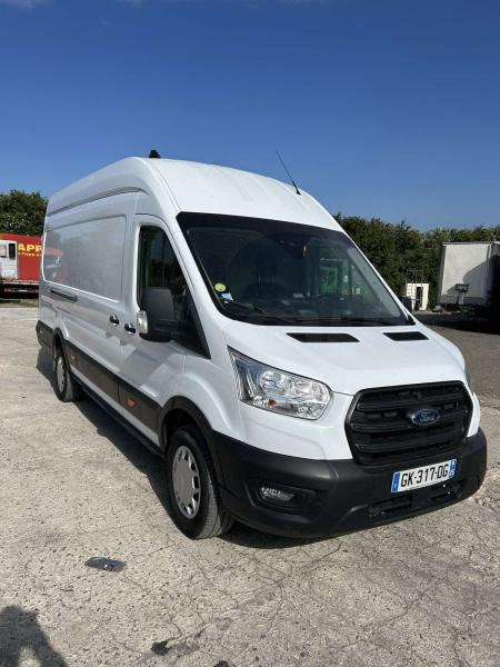 Цельнометаллический фургон Ford Transit 2.0: фото 1