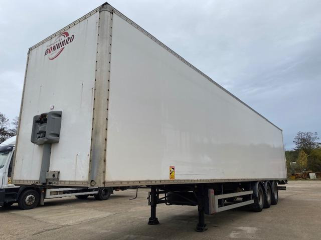 Fruehauf - Полуприцеп-фургон: фото 1 Fruehauf - Полуприцеп-фургон: фото 1