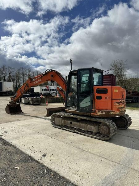 Hitachi ZX85USB-5A - Гусеничный экскаватор: фото 1 Hitachi ZX85USB-5A - Гусеничный экскаватор: фото 1