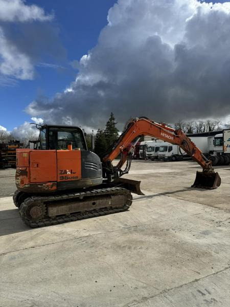 Hitachi ZX85USB-5A - Гусеничный экскаватор: фото 2 Hitachi ZX85USB-5A - Гусеничный экскаватор: фото 2