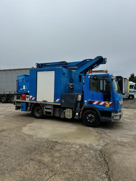 Iveco Eurocargo 100E19 - Грузовик с подъемником: фото 5 Iveco Eurocargo 100E19 - Грузовик с подъемником: фото 5