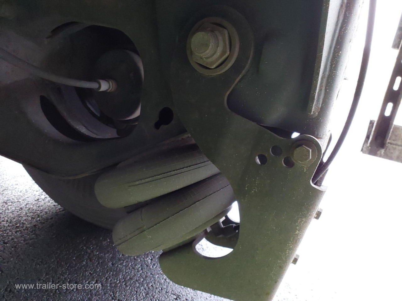 Полуприцеп-фургон FRUEHAUF Dryfreight Standard Roller shutter door: фото 10