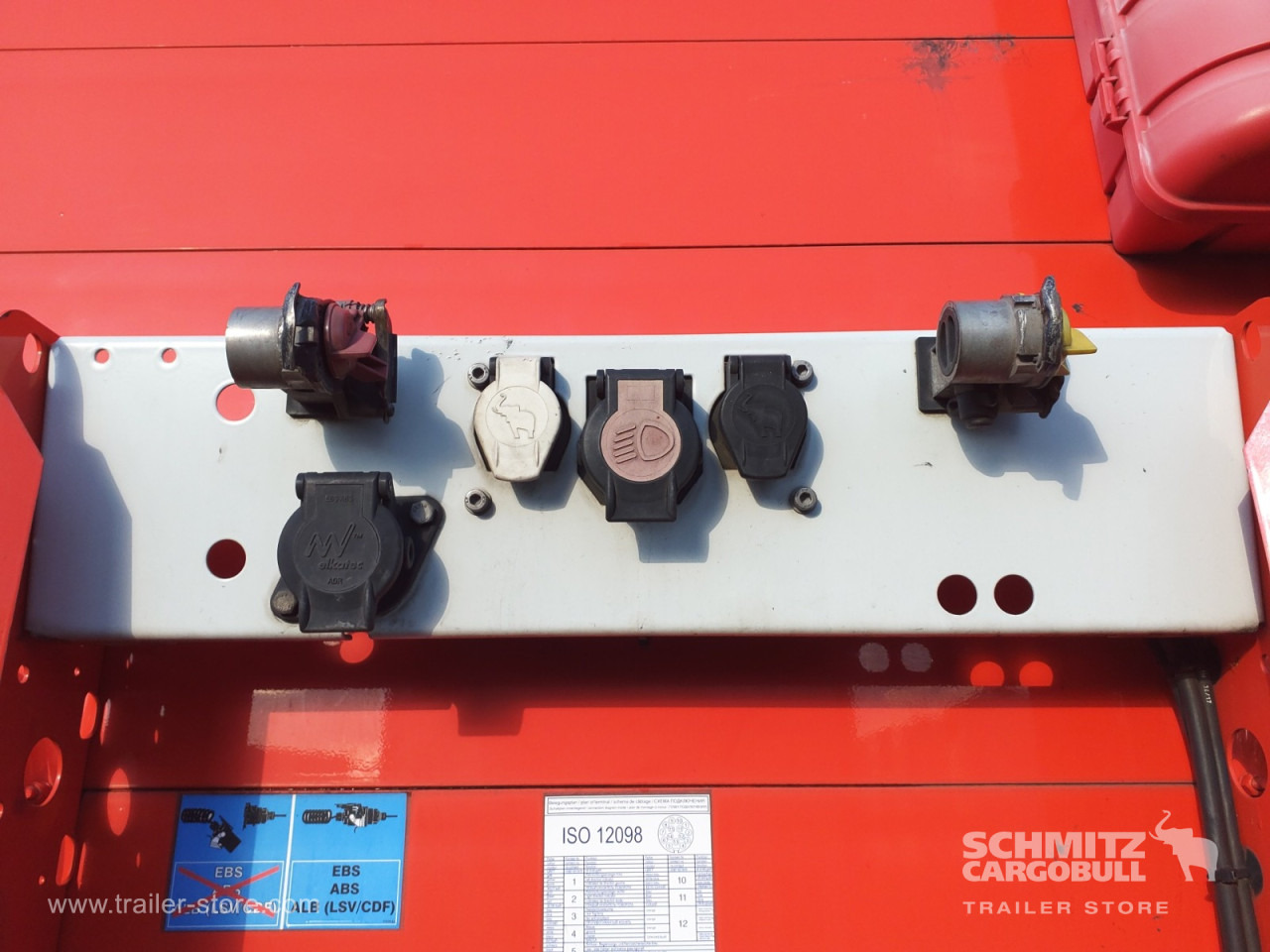 SCHMITZ Curtainsider Standard - Тентованный полуприцеп: фото 3 SCHMITZ Curtainsider Standard - Тентованный полуприцеп: фото 3