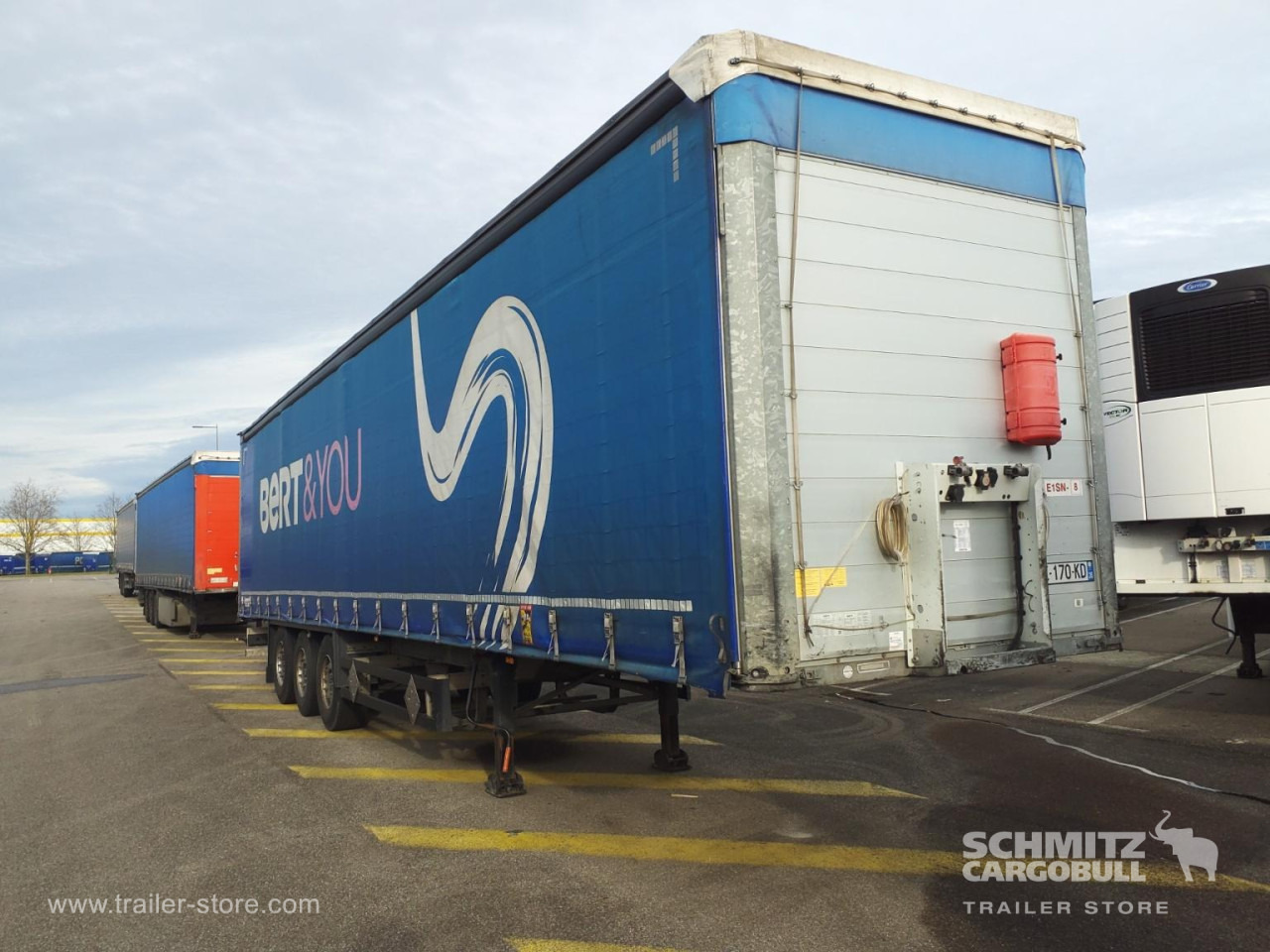SCHMITZ Curtainsider Standard - Тентованный полуприцеп: фото 1 SCHMITZ Curtainsider Standard - Тентованный полуприцеп: фото 1